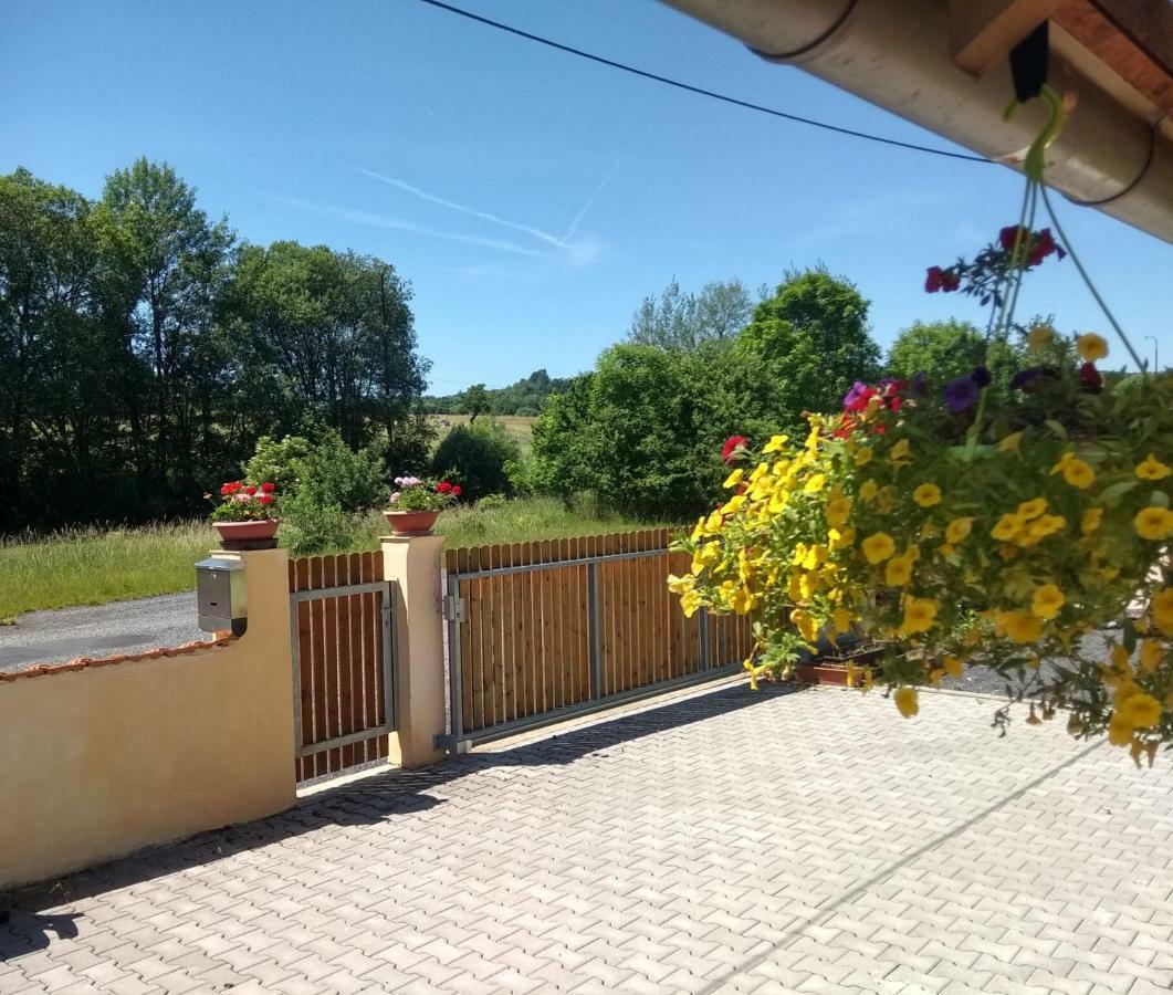Vahanec Guest House Samson מראה חיצוני תמונה